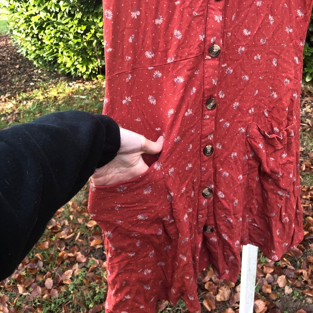 Red AE Dress - Picture 3 of 4
